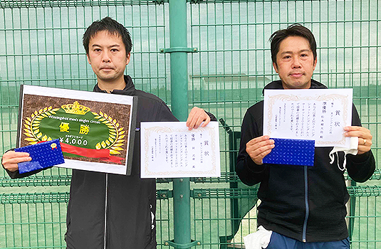 優勝の岡武樹さん(左)、準優勝の松本健太郎さん(右)