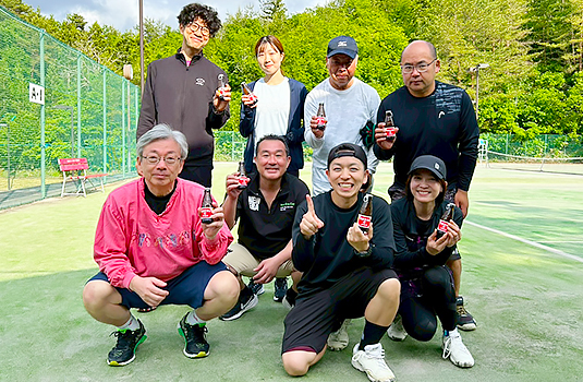 勝利した後山コーチチーム